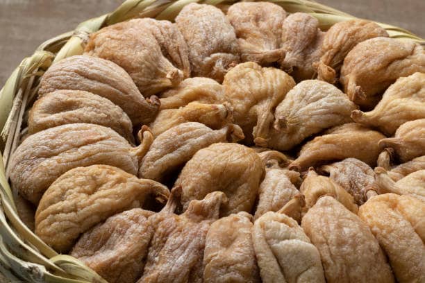 تصویر 1 از انجیر خشک گوشتی با سطح لطیف و عطر قوی